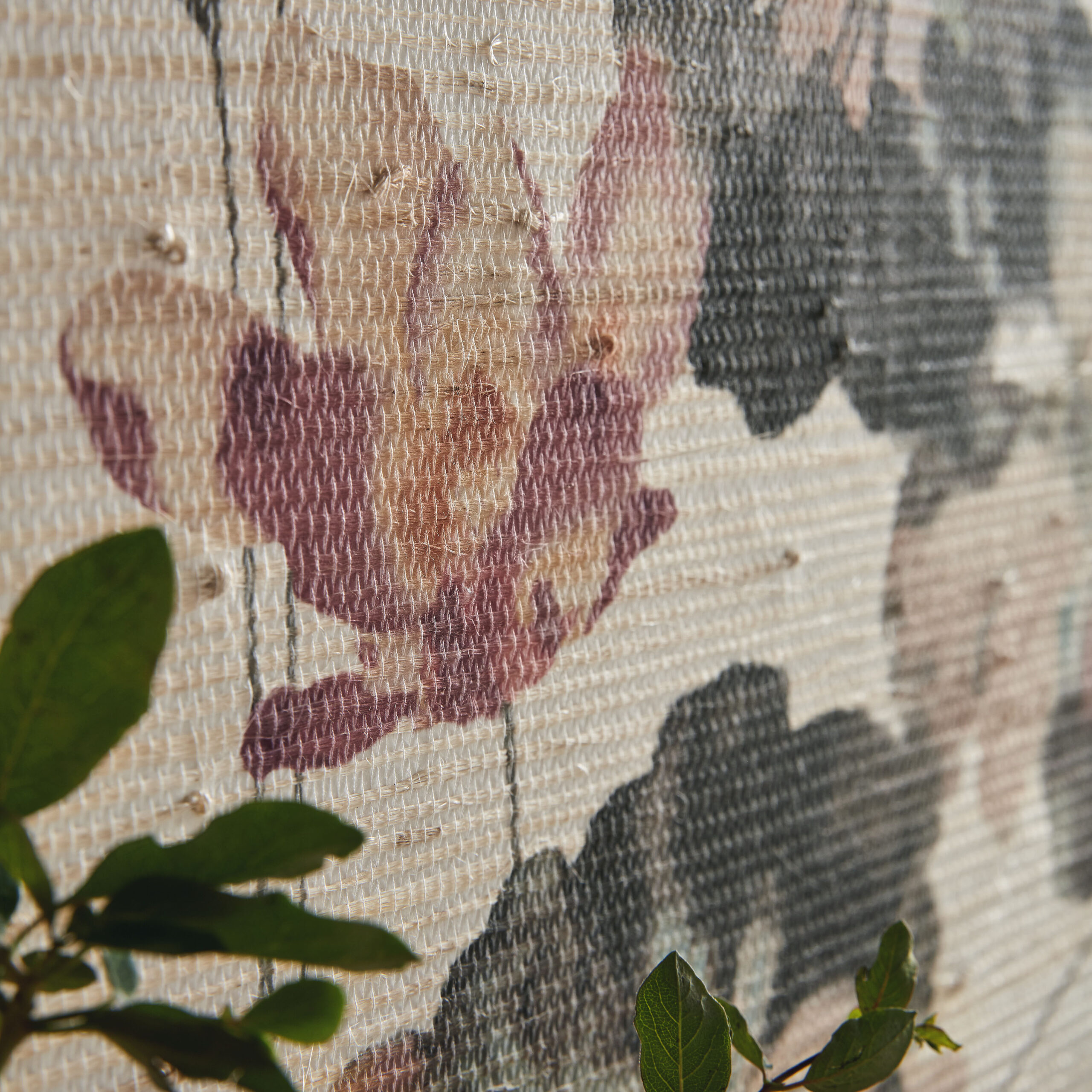 2008-143-01_Water_Lilies_Bracken_Grasscloth_cameo_03