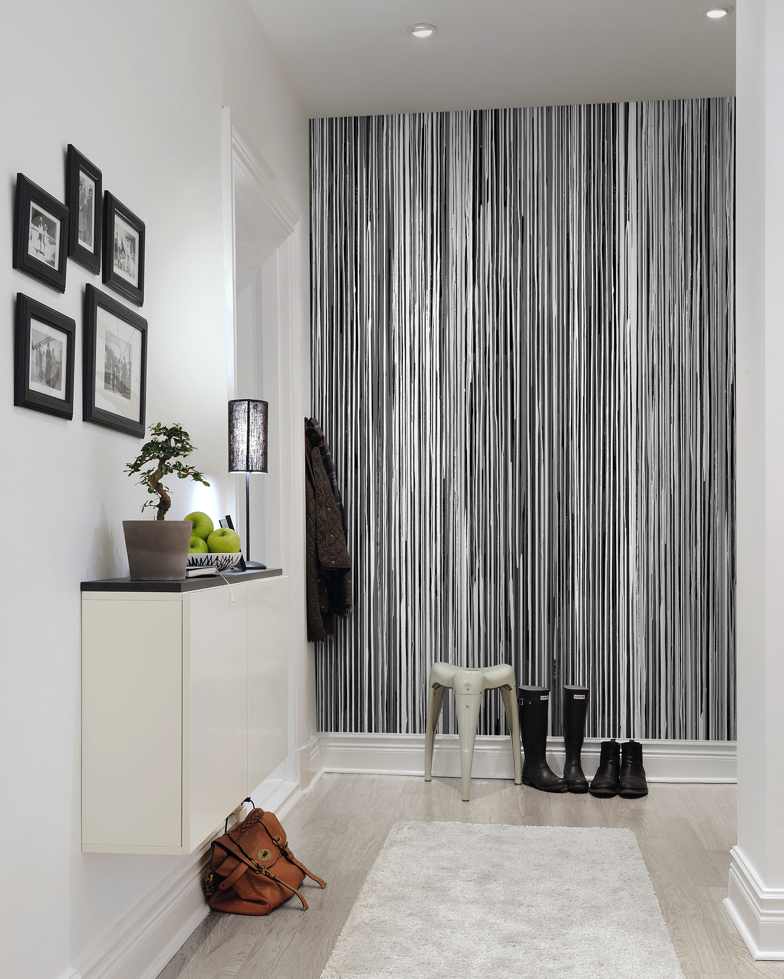 4920-fototapet-grafici-alb-negru-personalizat-rebel-walls