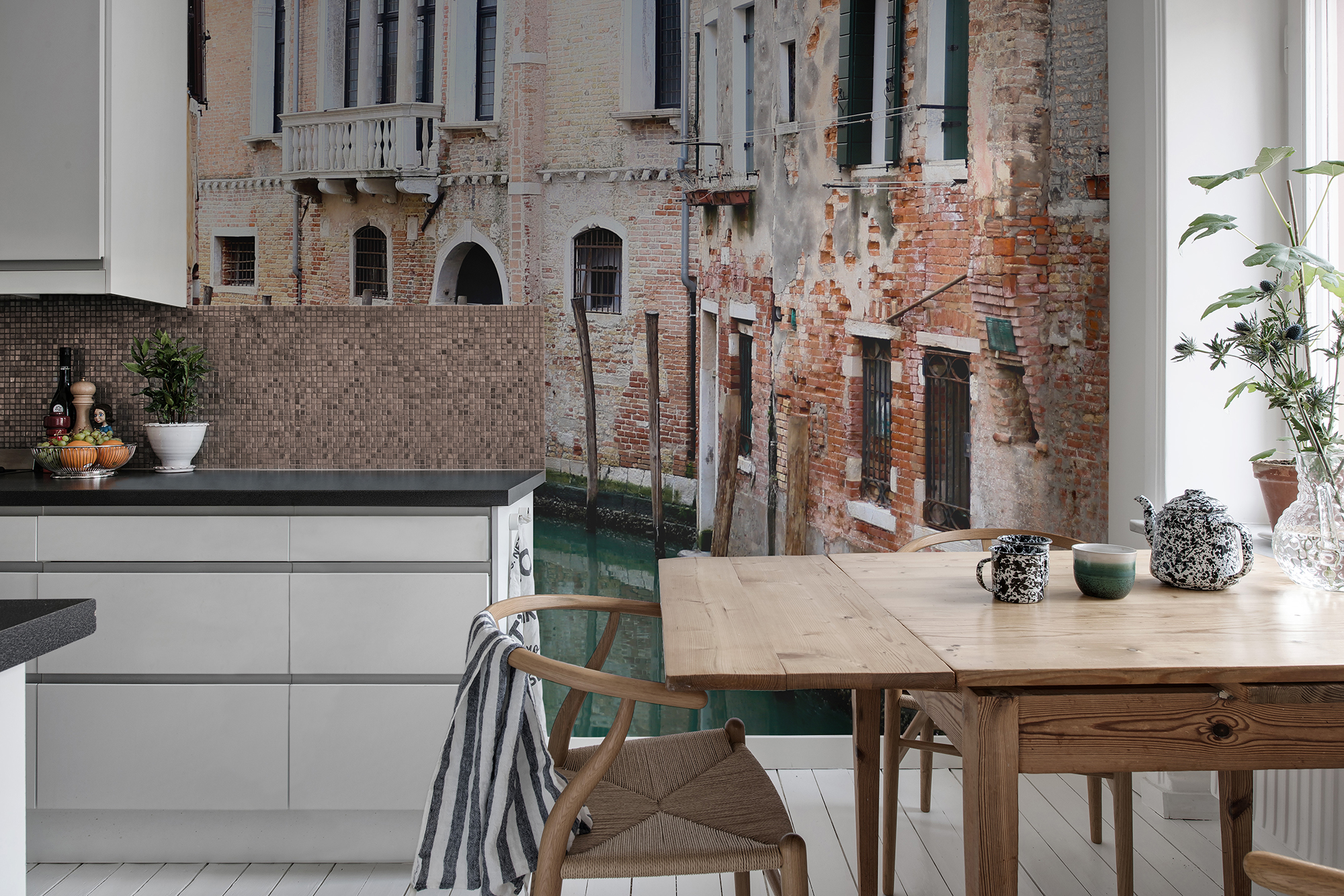 5258-foto-tapet-3d-veneaia-personalizat-rebel-walls