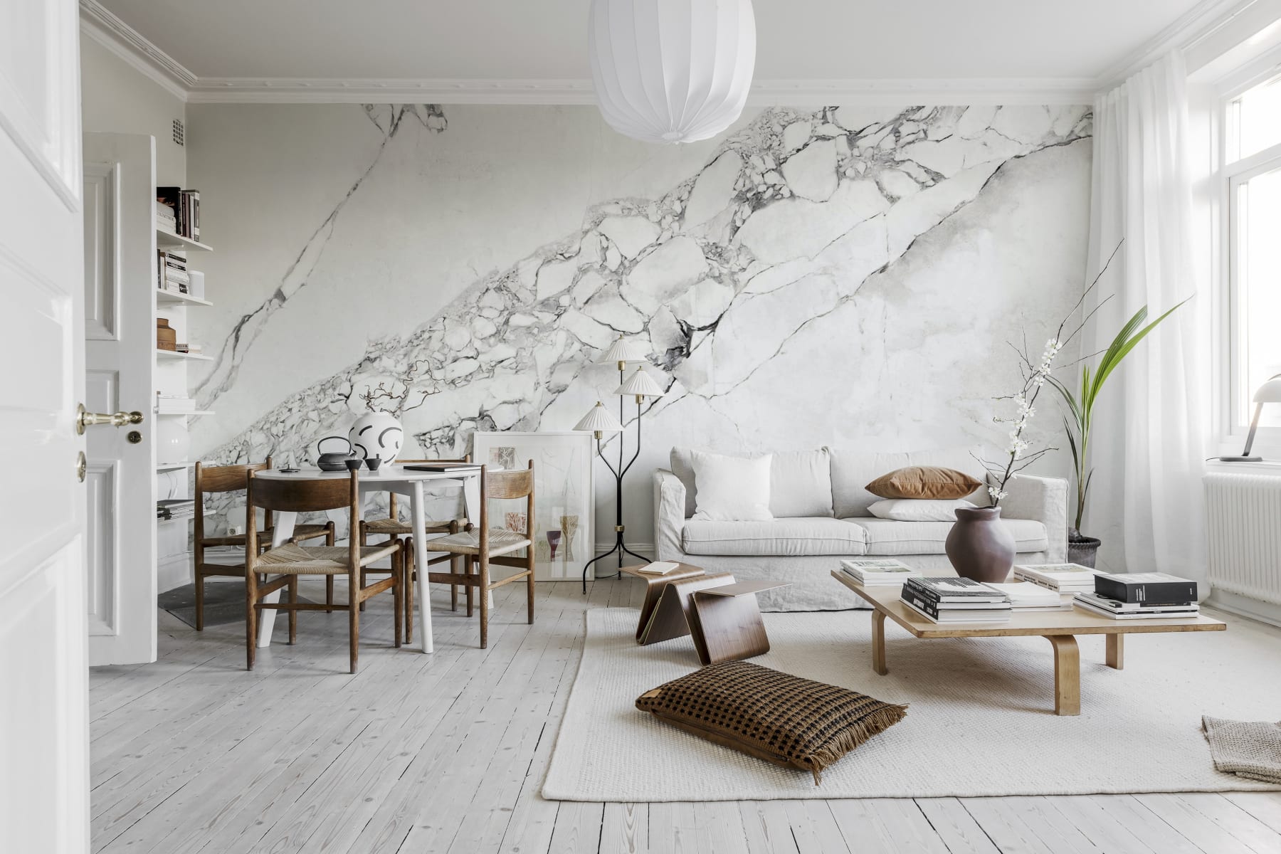 R19719_interior1