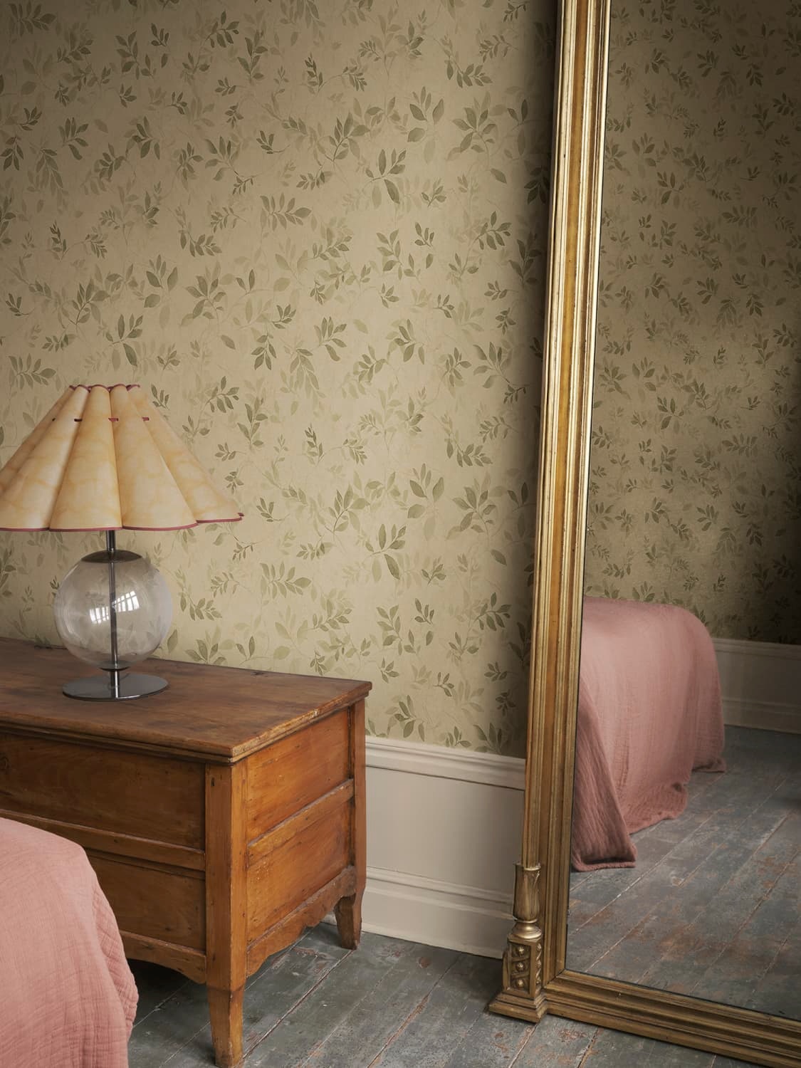 S10676_interior2