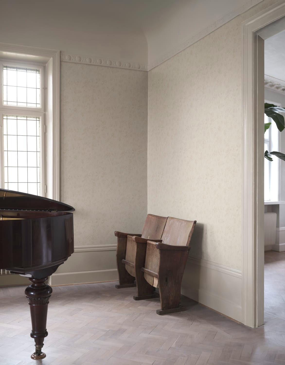 S10677_interior1