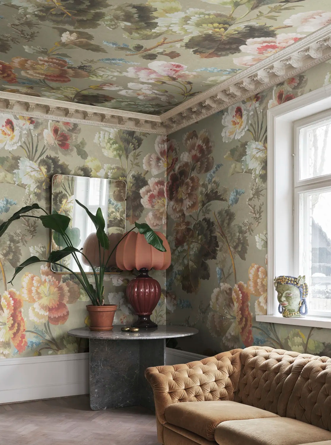 S10682_interior2