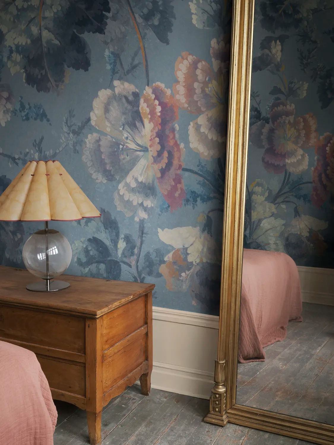 S10684_interior1