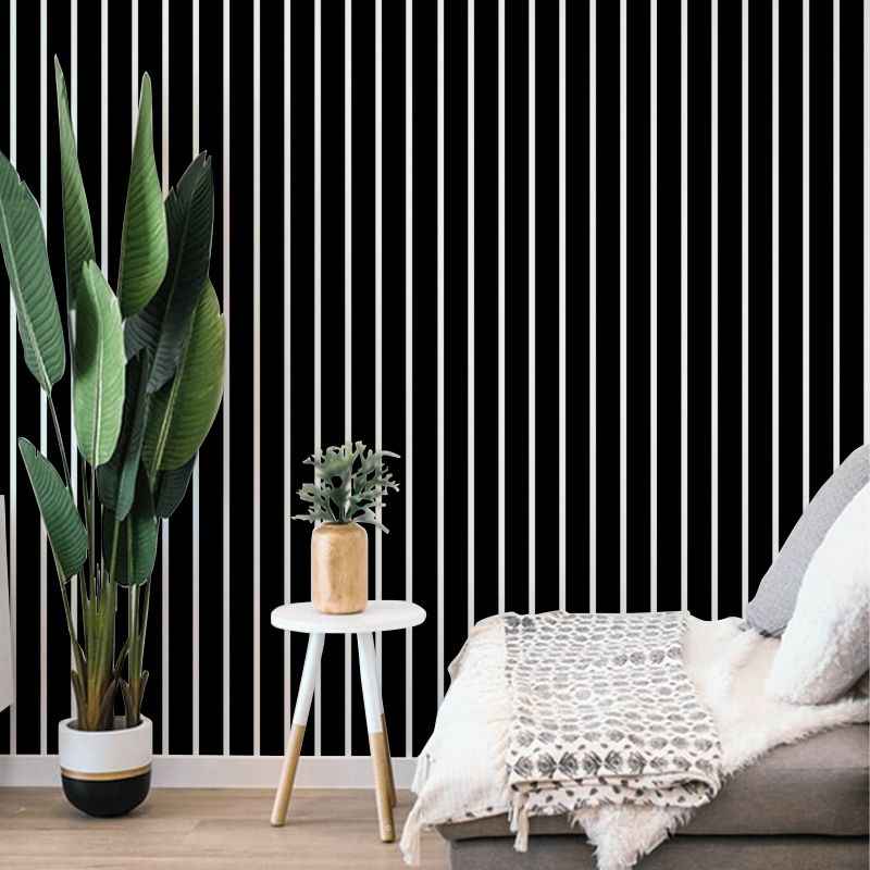 White-and-Black-Stripes_tapet_vladila_3